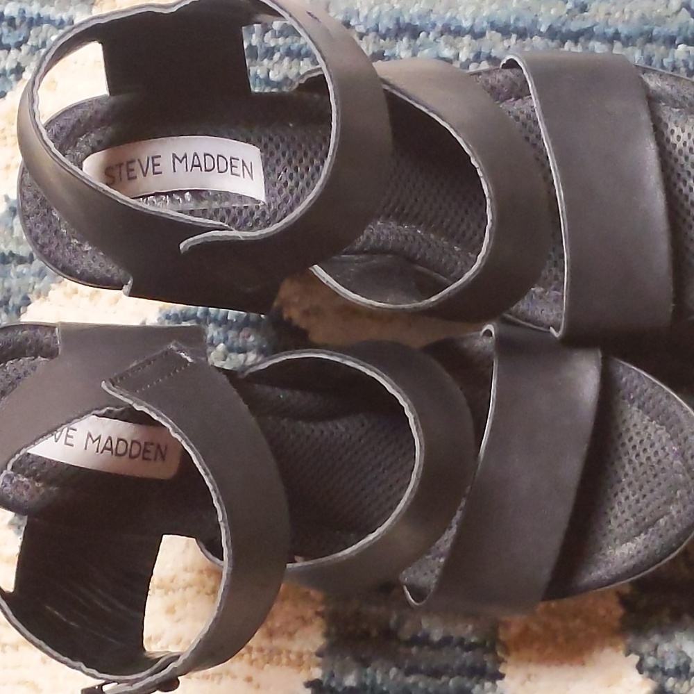 Steve Madden Banda Wedges